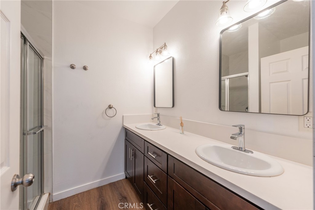 532 S Flower Street Property Photo 8