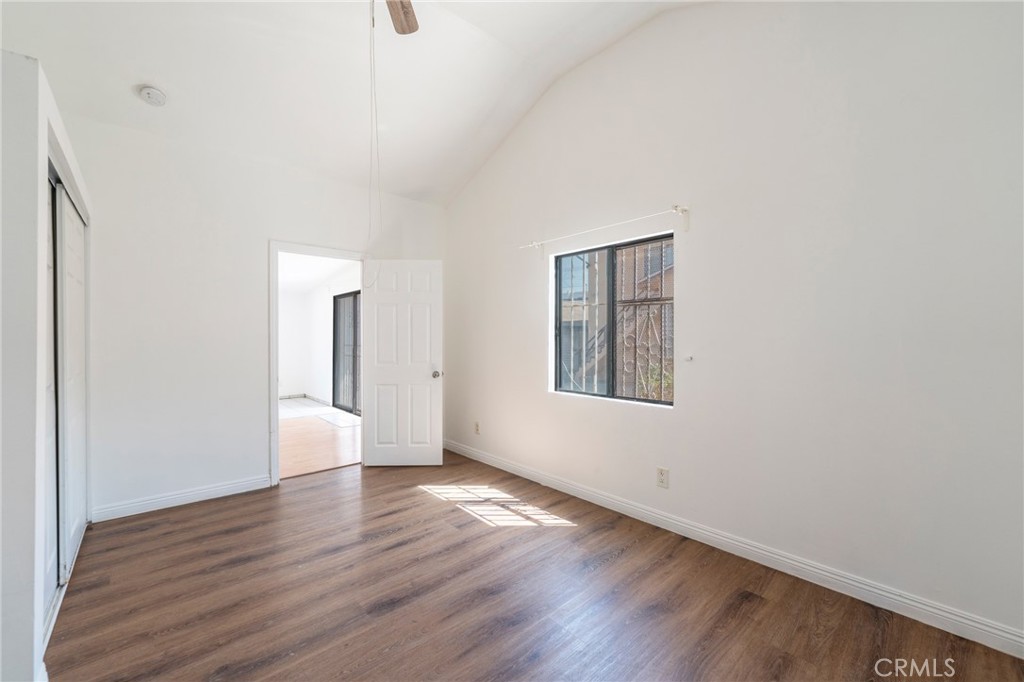 532 S Flower Street Property Photo 17