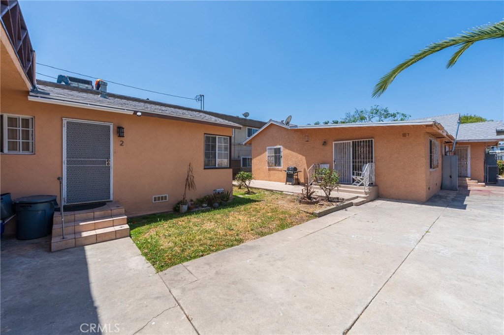 532 S Flower Street Property Photo 22