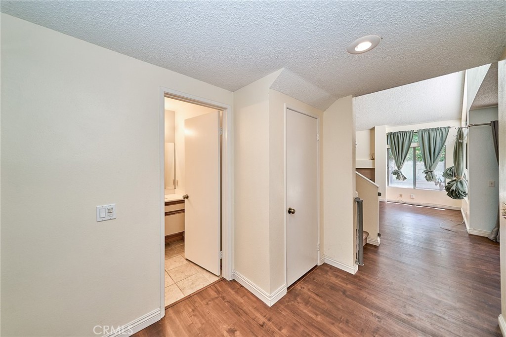 380 Deerfield Property Photo 7