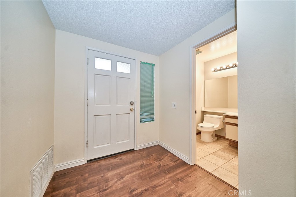 380 Deerfield Property Photo 9