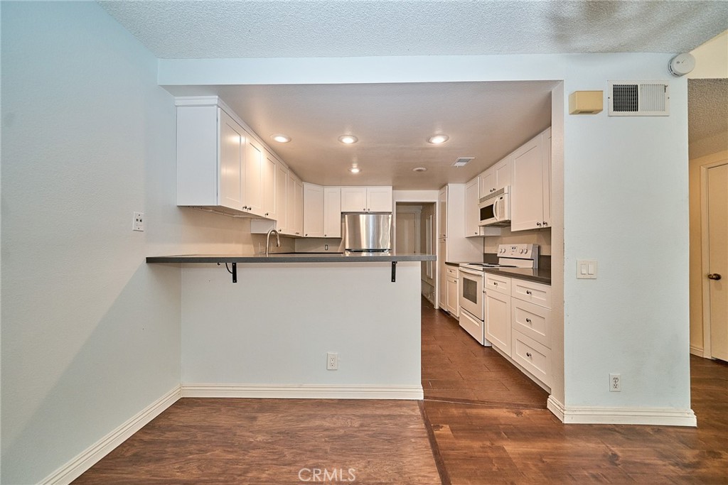 380 Deerfield Property Photo 15
