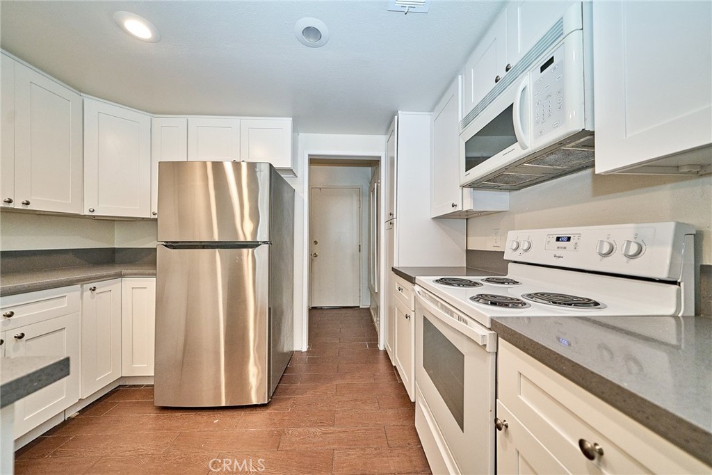 380 Deerfield Property Photo 16