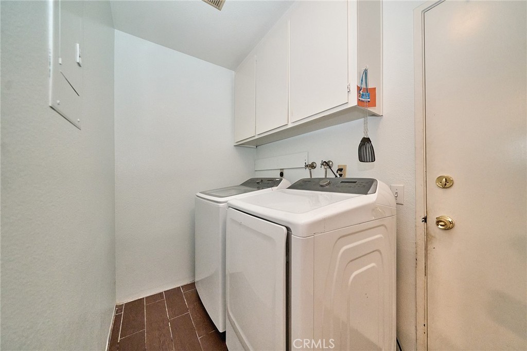 380 Deerfield Property Photo 17