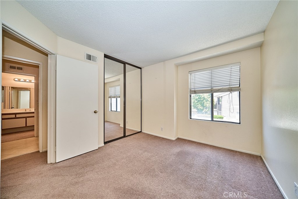 380 Deerfield Property Photo 27