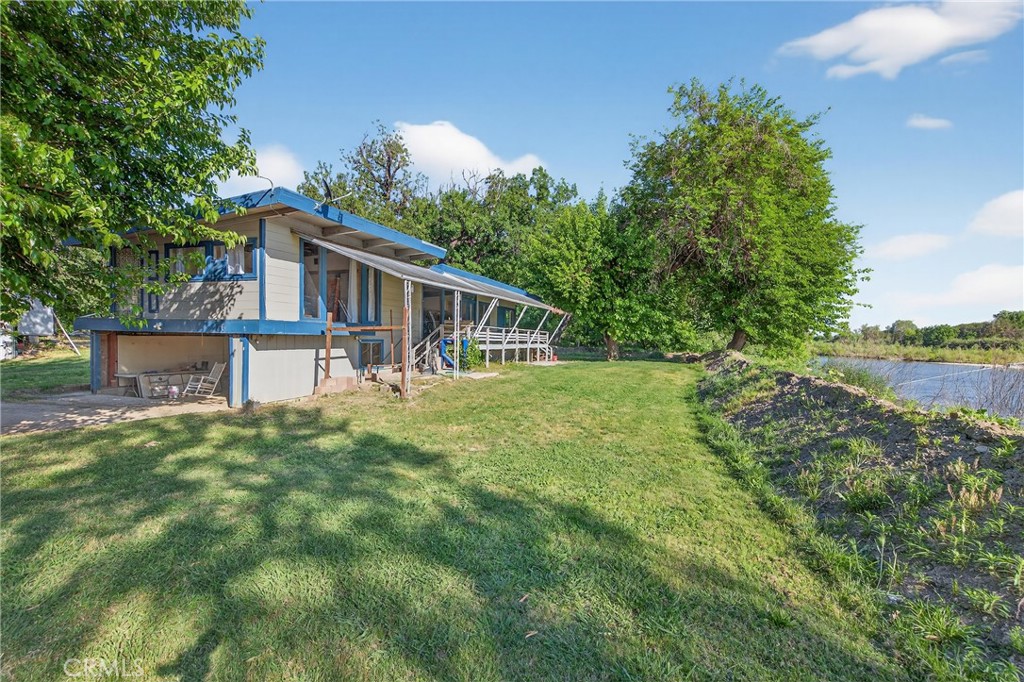 25433 South Avenue Property Photo 9