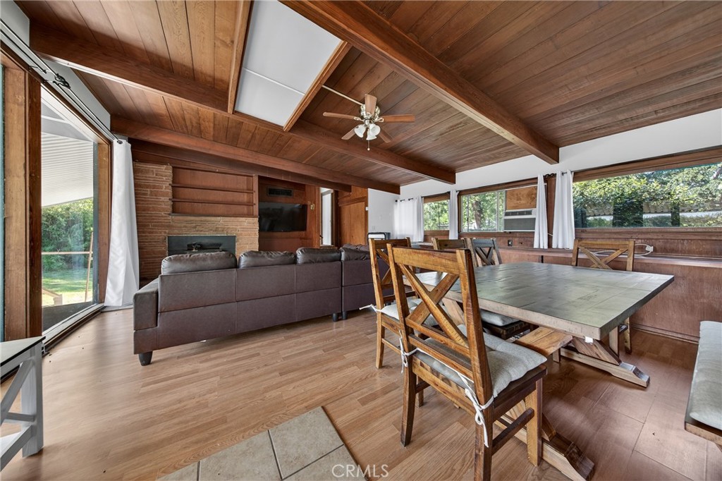 25433 South Avenue Property Photo 11