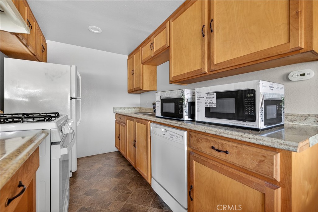 25433 South Avenue Property Photo 12