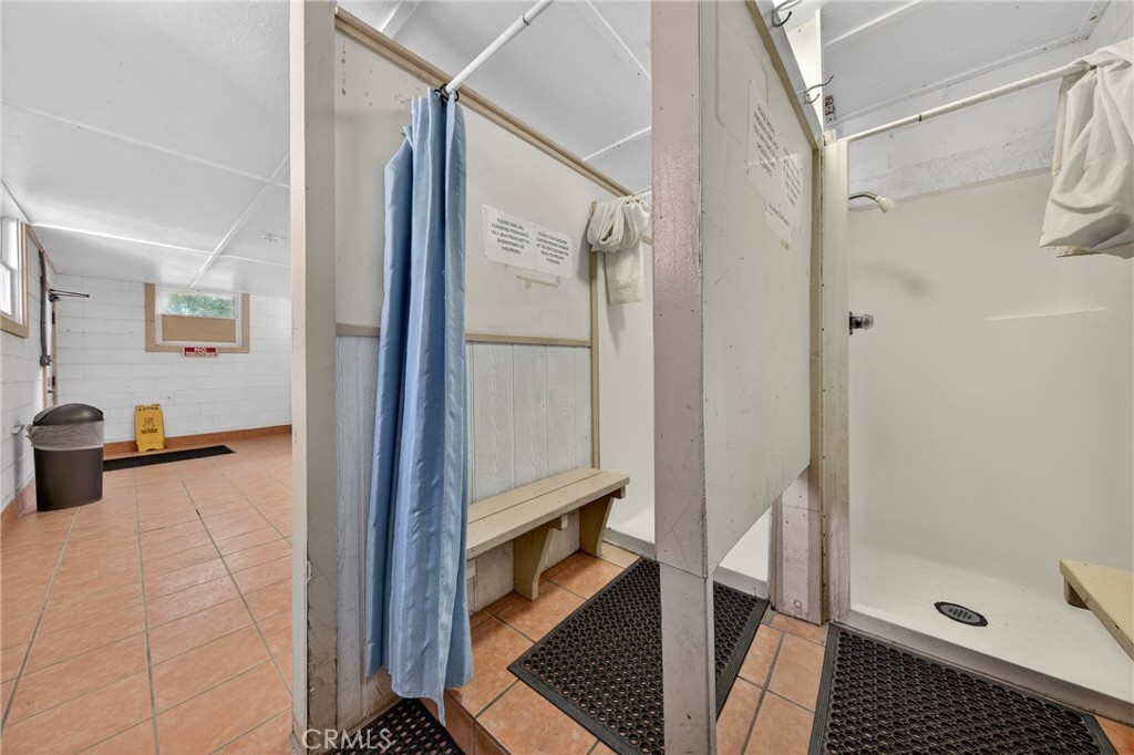 25433 South Avenue Property Photo 18