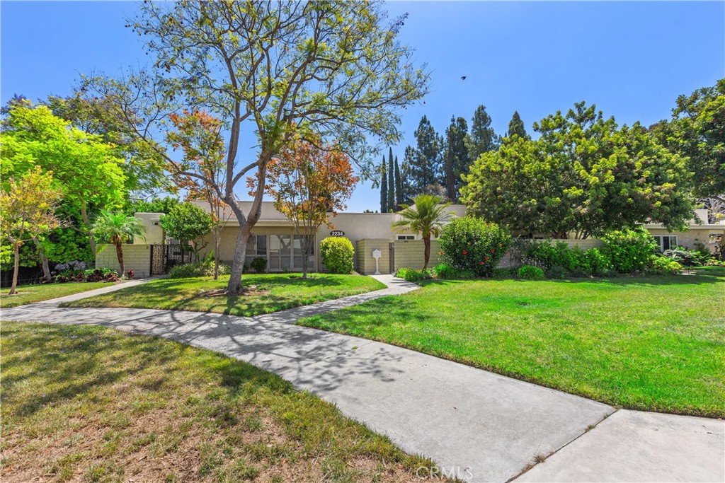 2234 Via Puerta C Property Photo 7