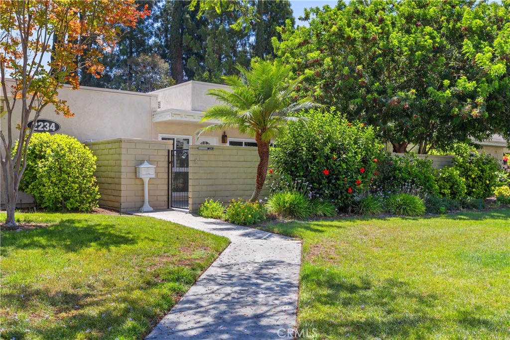 2234 Via Puerta C Property Photo 9