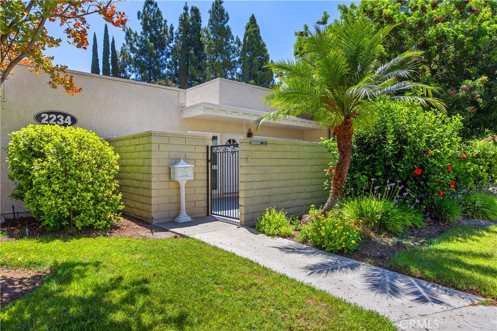 2234 Via Puerta C Property Photo 10