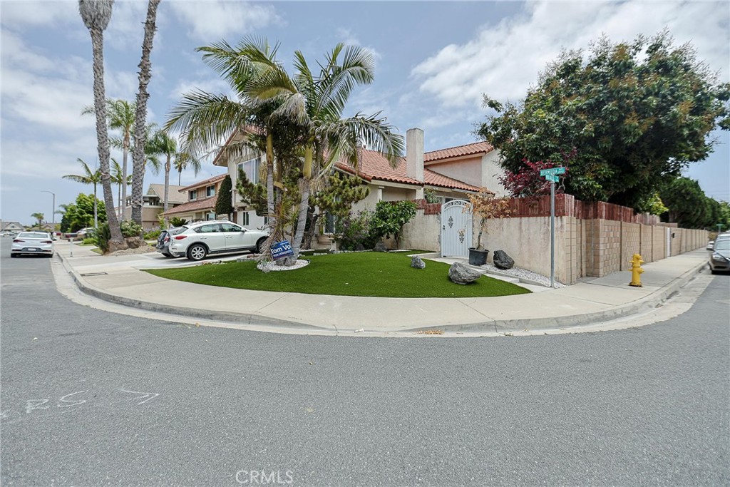 8552 Bermuda Property Photo 1