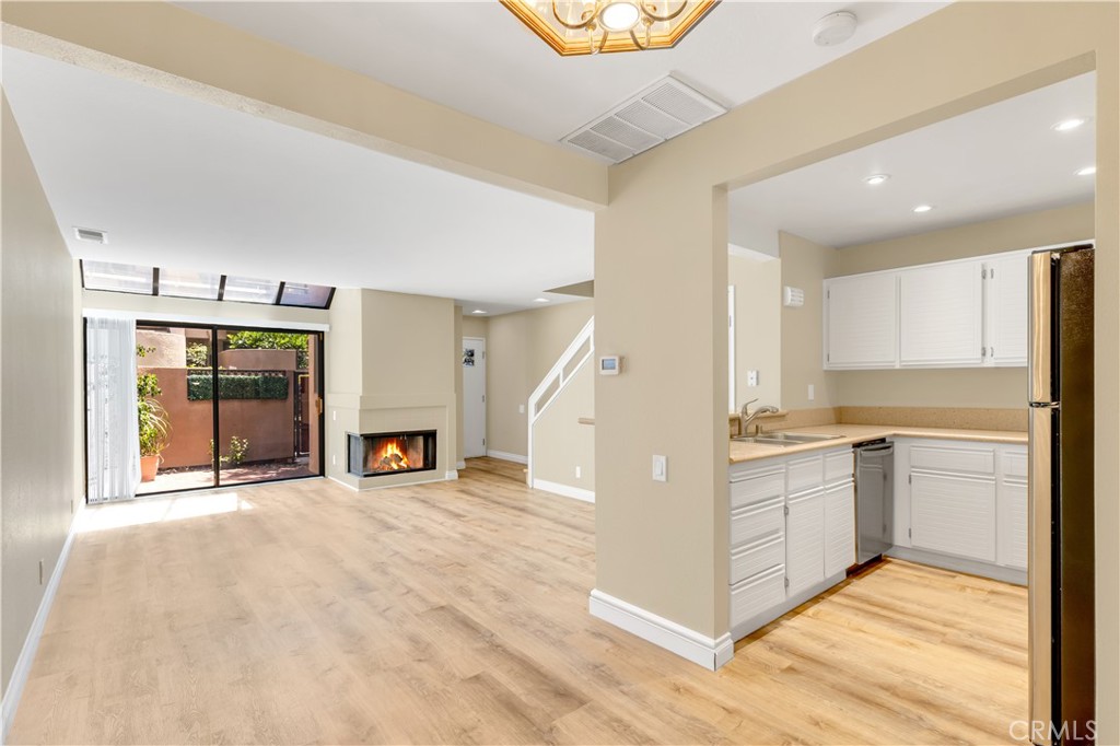 25761 Le Parc 72 Property Photo 2