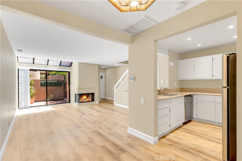 25761 Le Parc 72 Property Photo 4