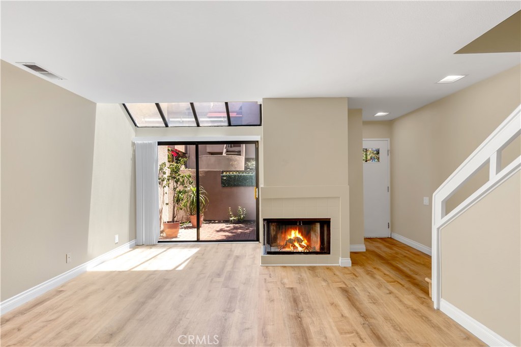 25761 Le Parc 72 Property Photo 6