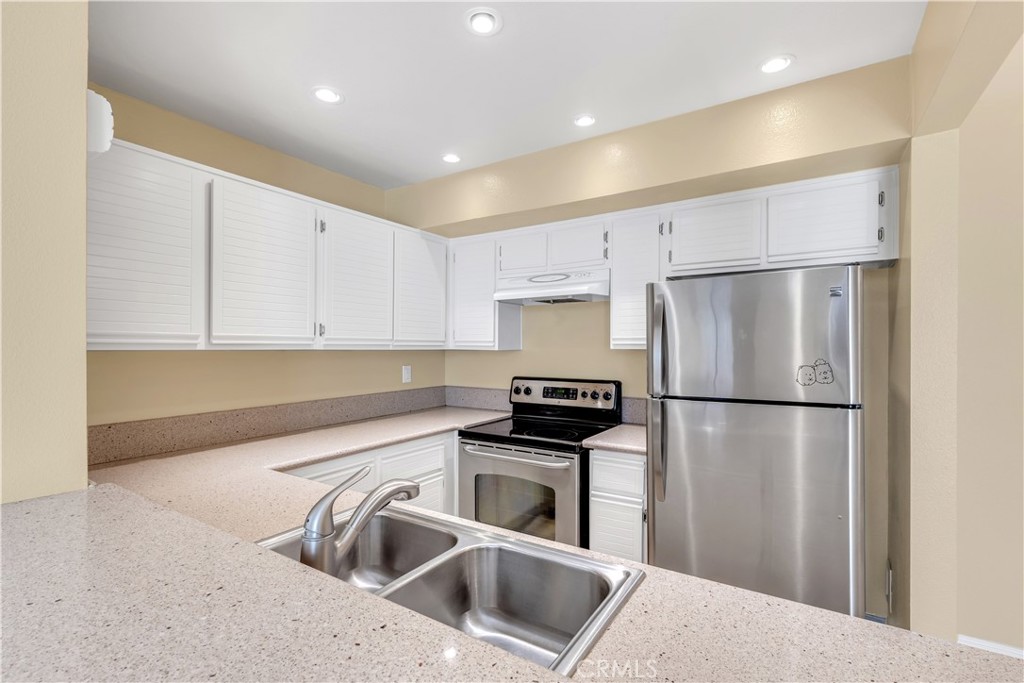 25761 Le Parc 72 Property Photo 12
