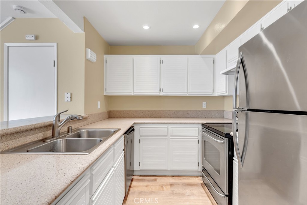 25761 Le Parc 72 Property Photo 13