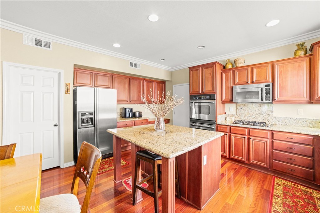 27080 Sapphire Property Photo 9