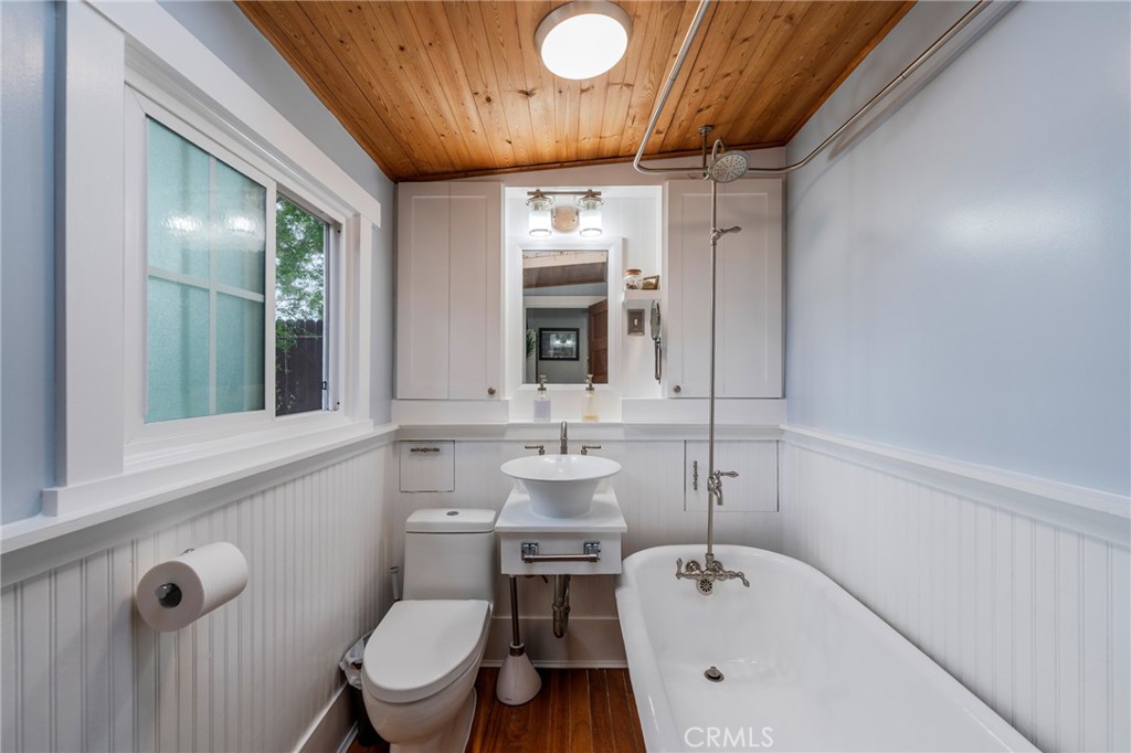 526 Crane Property Photo 11