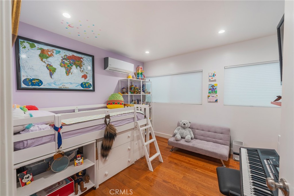526 Crane Property Photo 12