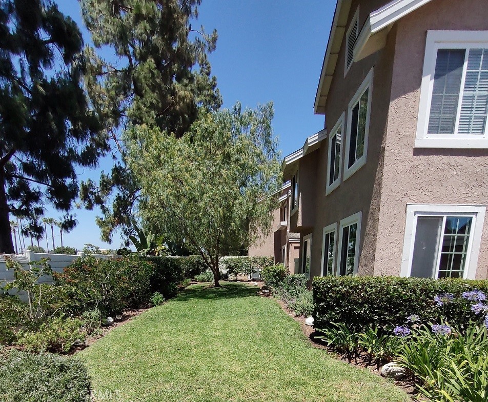 36 Woodleaf Property Photo 2