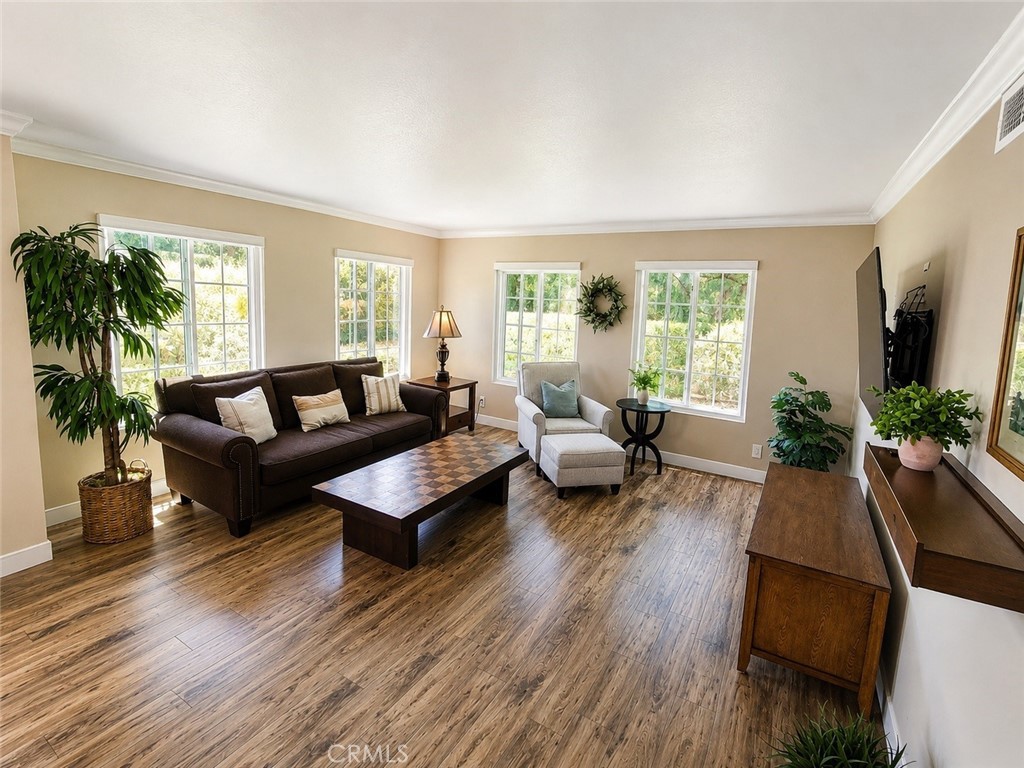 36 Woodleaf Property Photo 4