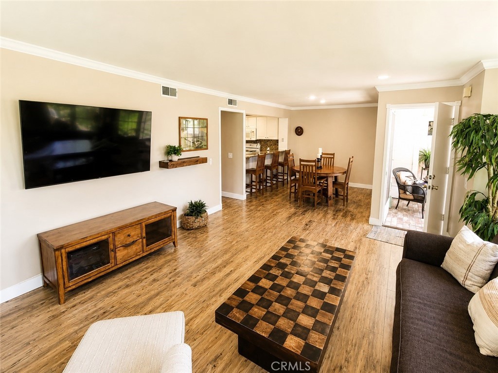 36 Woodleaf Property Photo 5