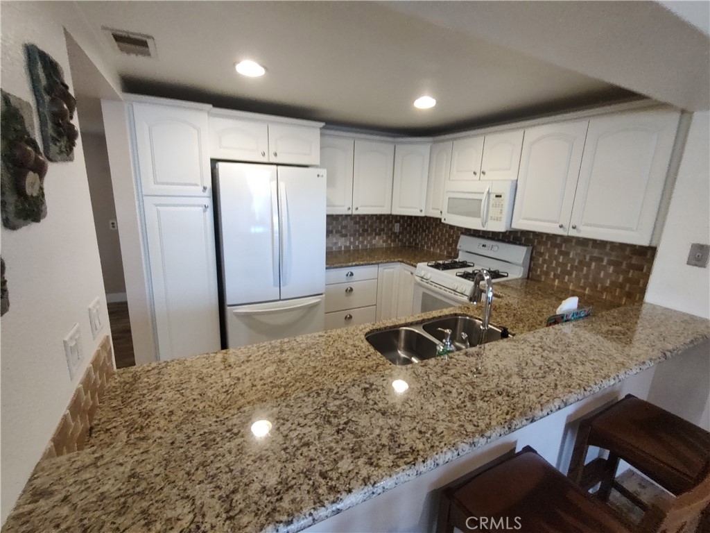 36 Woodleaf Property Photo 8