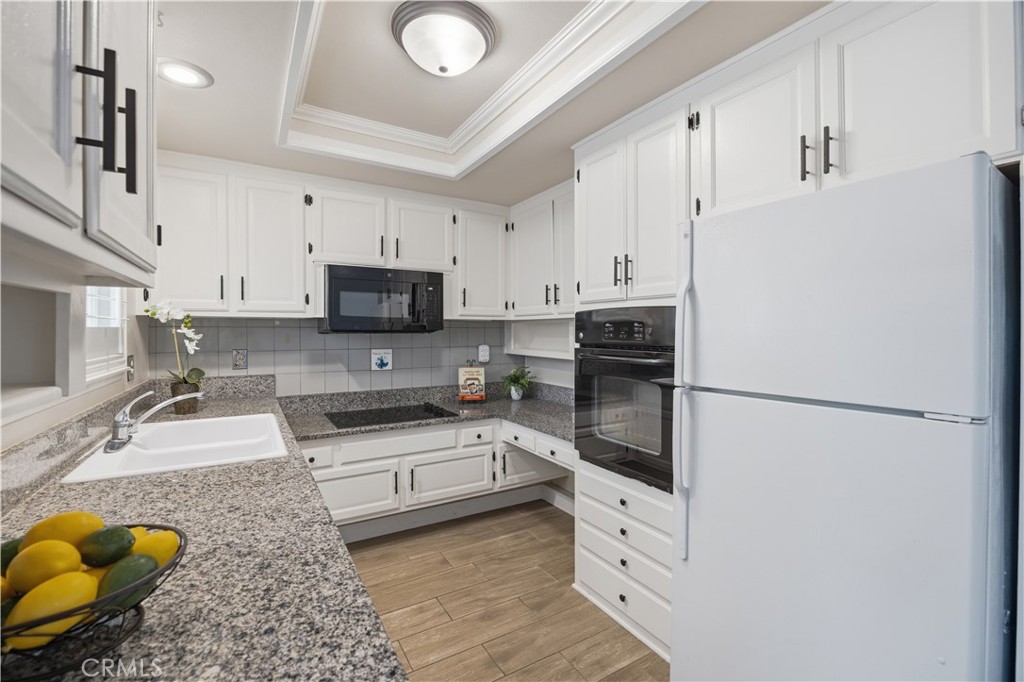 2024 Via Mariposa East A Property Photo 14