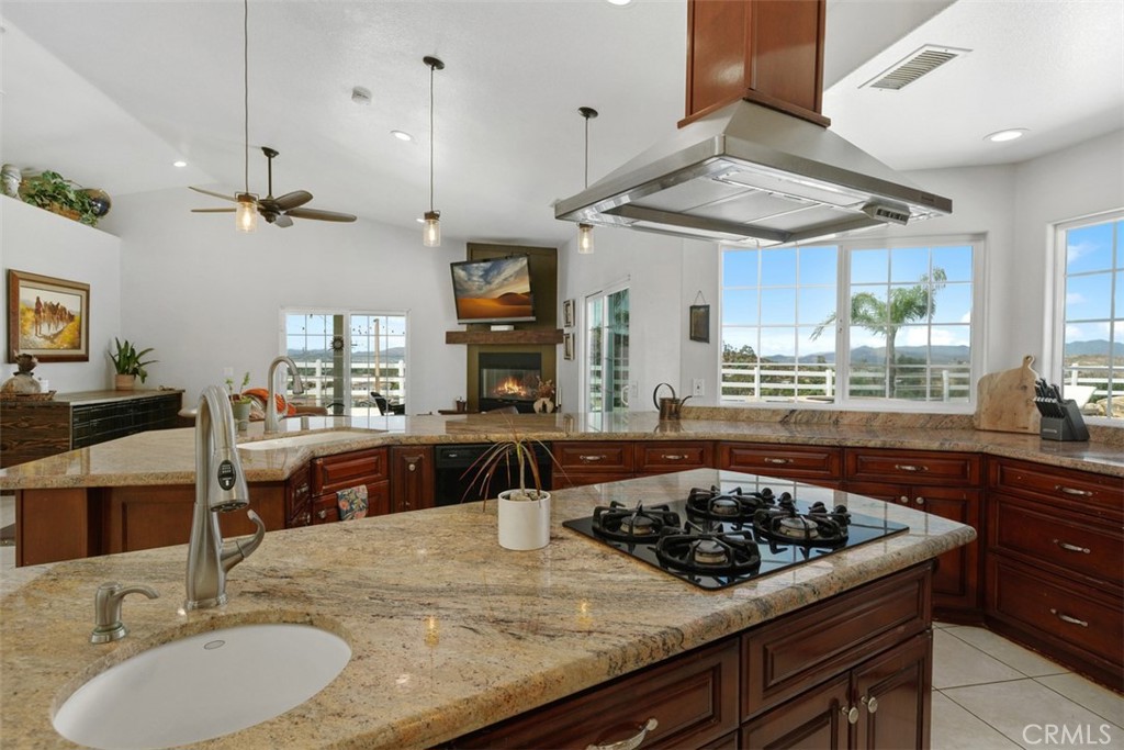 32910 Daily Property Photo 15