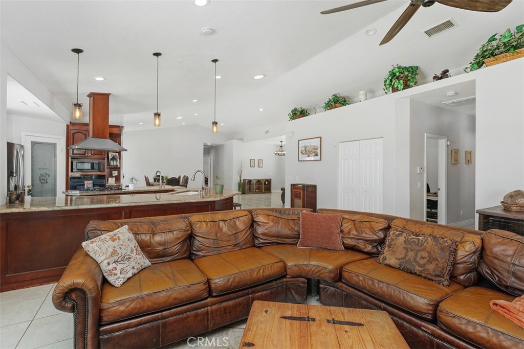 32910 Daily Property Photo 17