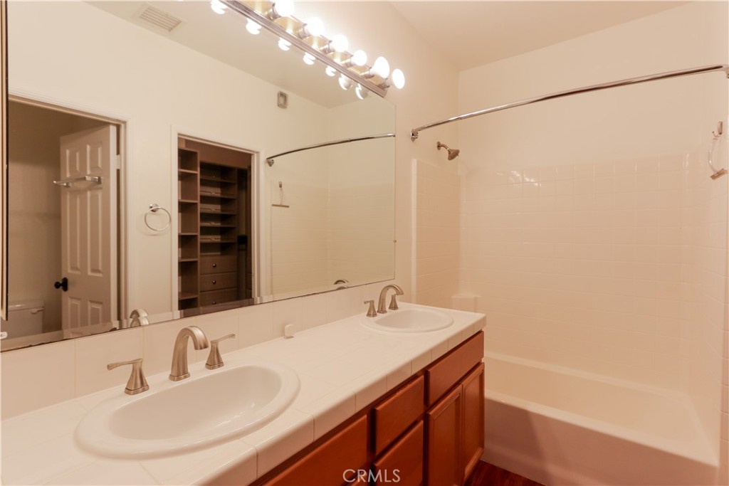 32 Garrison Loop Property Photo 11