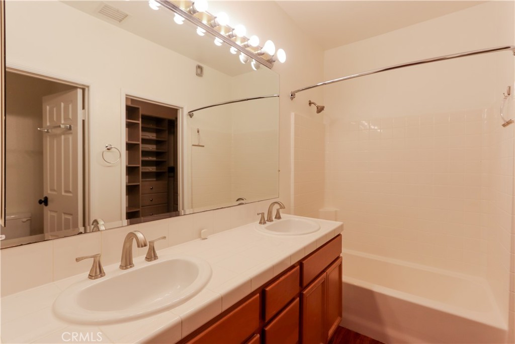 32 Garrison Loop Property Photo 11