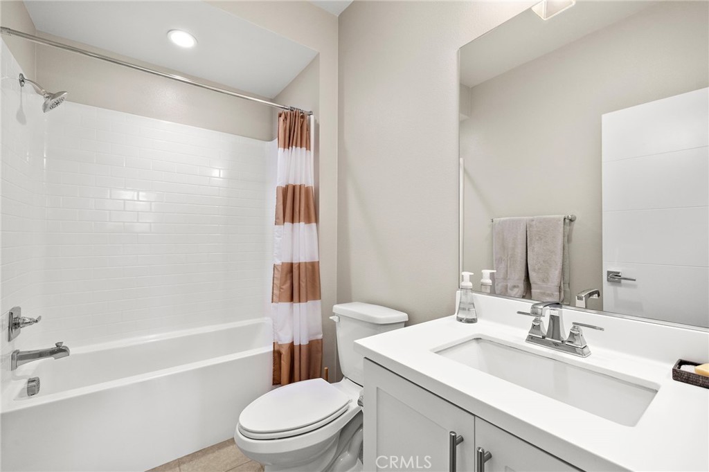 745 Beacon Property Photo 7