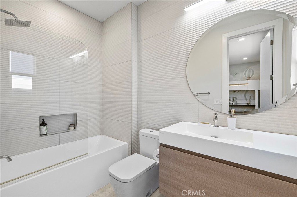 745 Beacon Property Photo 31