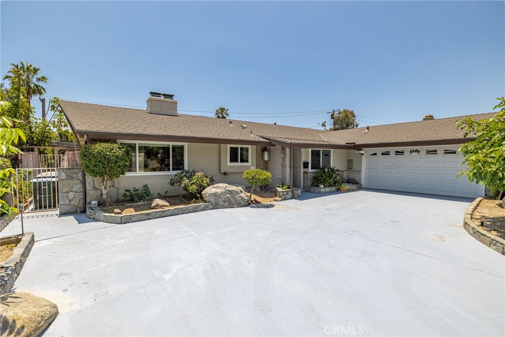 3860 Valley Lights Drive Property Photo 3
