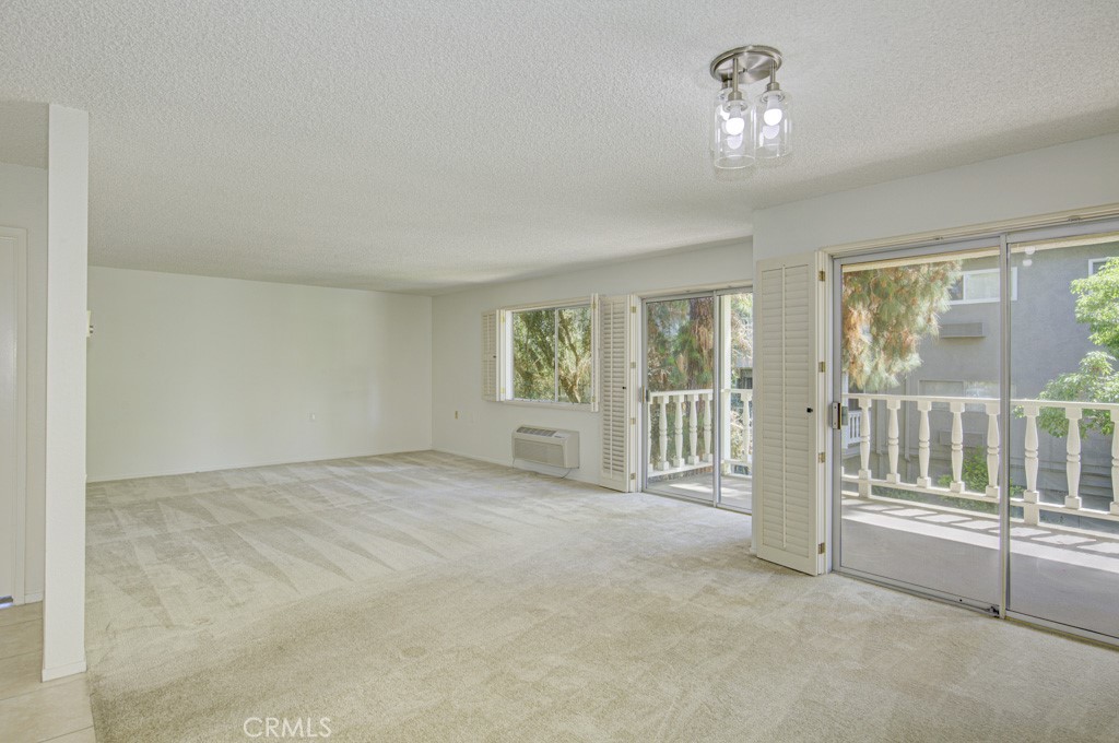 2400 Via Mariposa 1a Property Photo 6