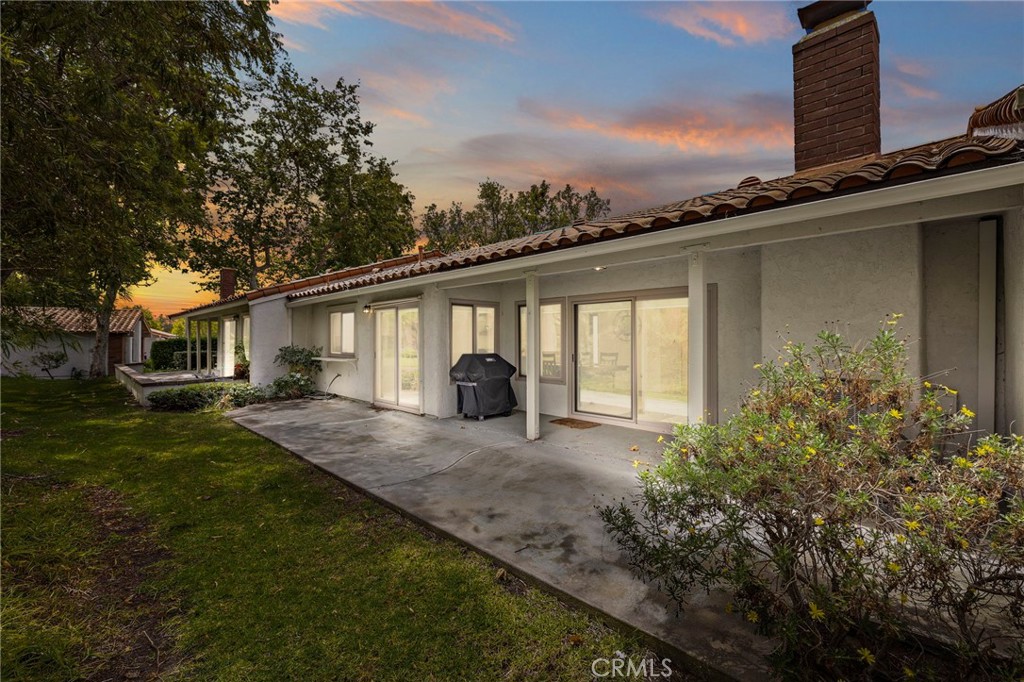23872 Via Maragall Property Photo 2