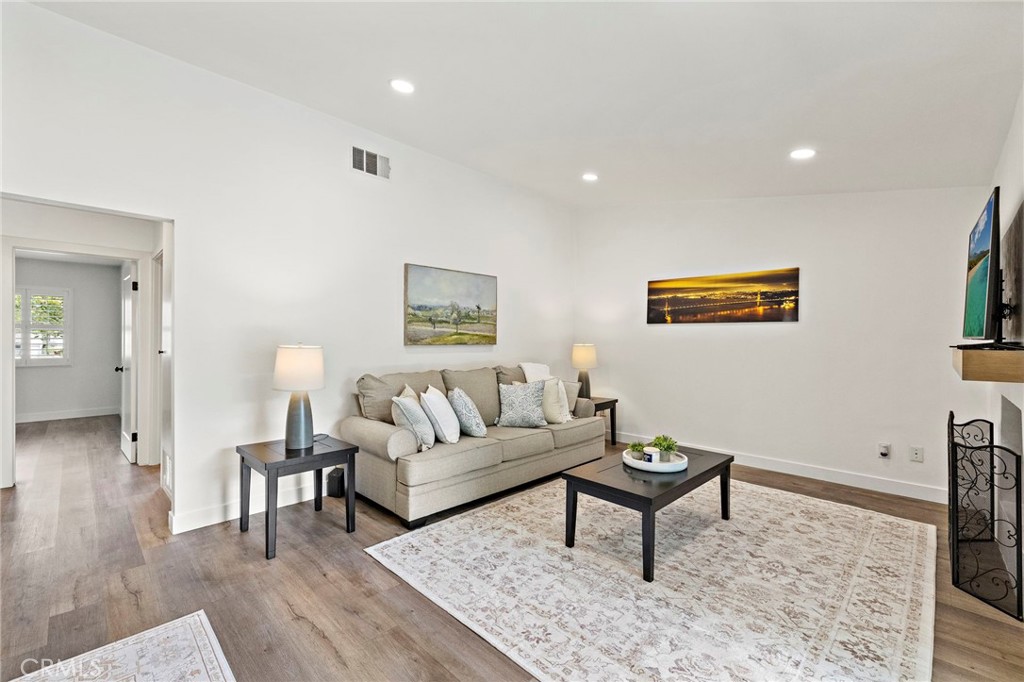 23872 Via Maragall Property Photo 7