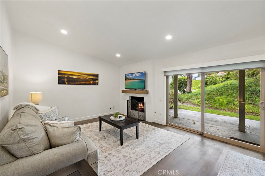 23872 Via Maragall Property Photo 8