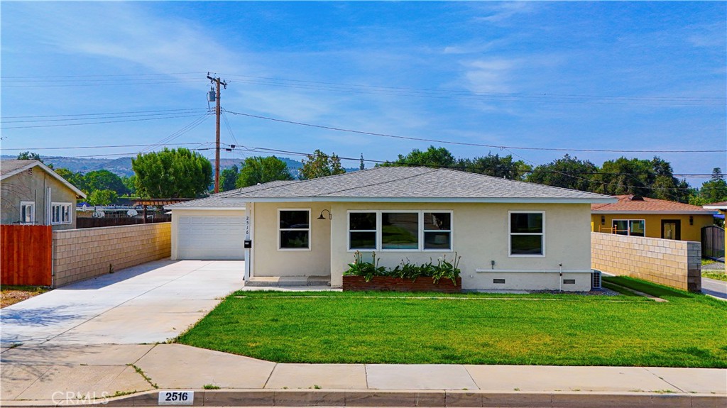 2516 E Walnut Creek Property Photo