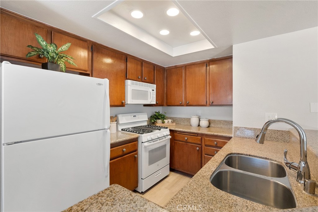 26541 Las Palmas Unit 4 Property Photo 13