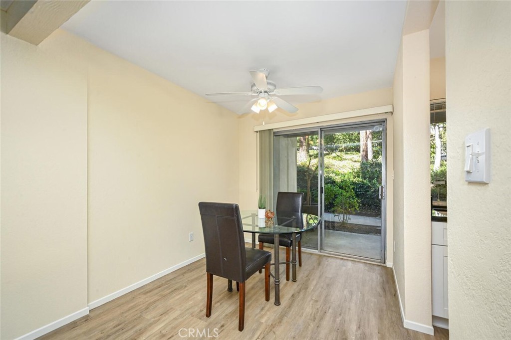 23732 Hillhurst Property Photo 5