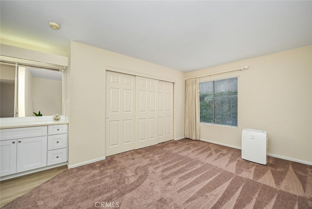 23732 Hillhurst Property Photo 12