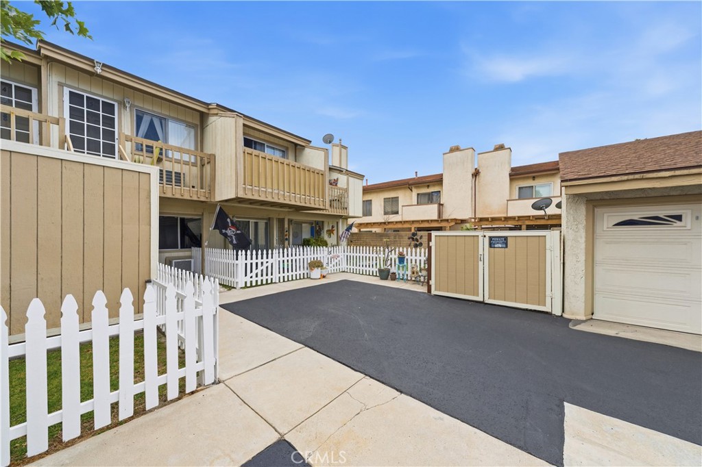 12582 Adelle Street Property Photo 11