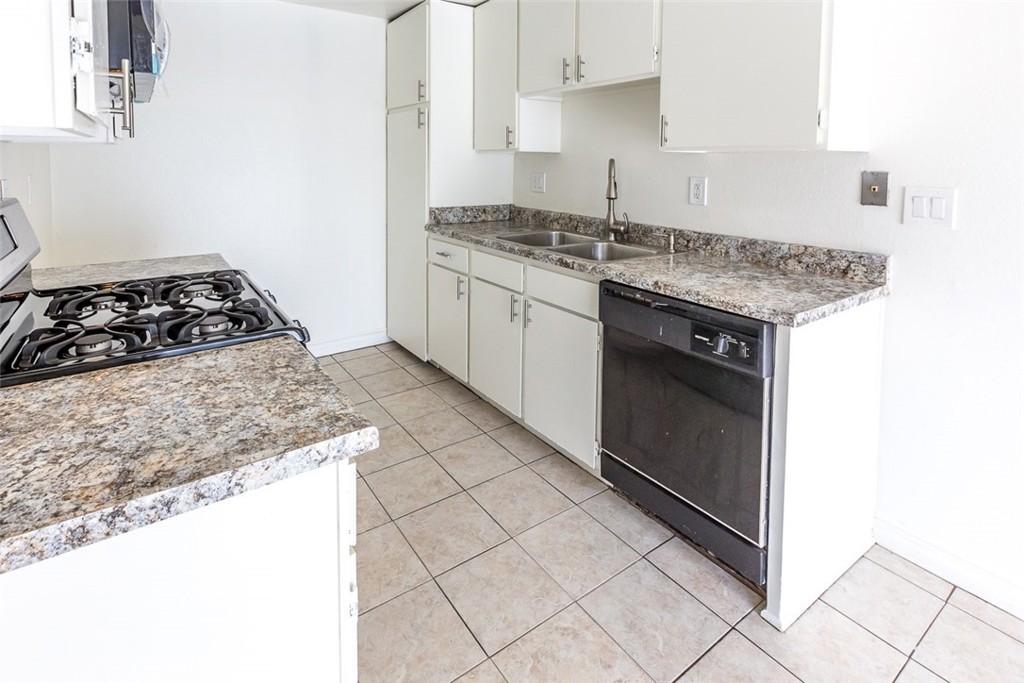 12582 Adelle Street Property Photo 25