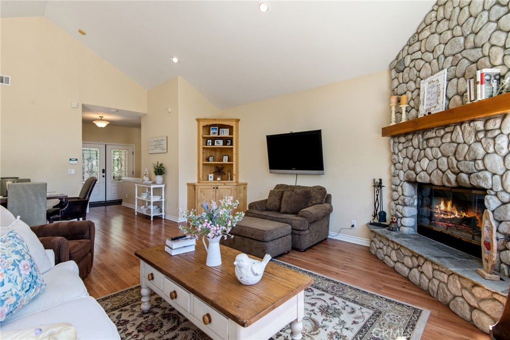 27347 Maplewood Property Photo 5
