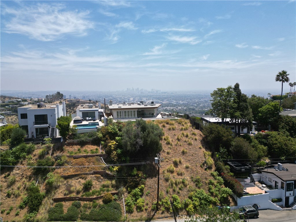 8220 Mannix Property Photo 1