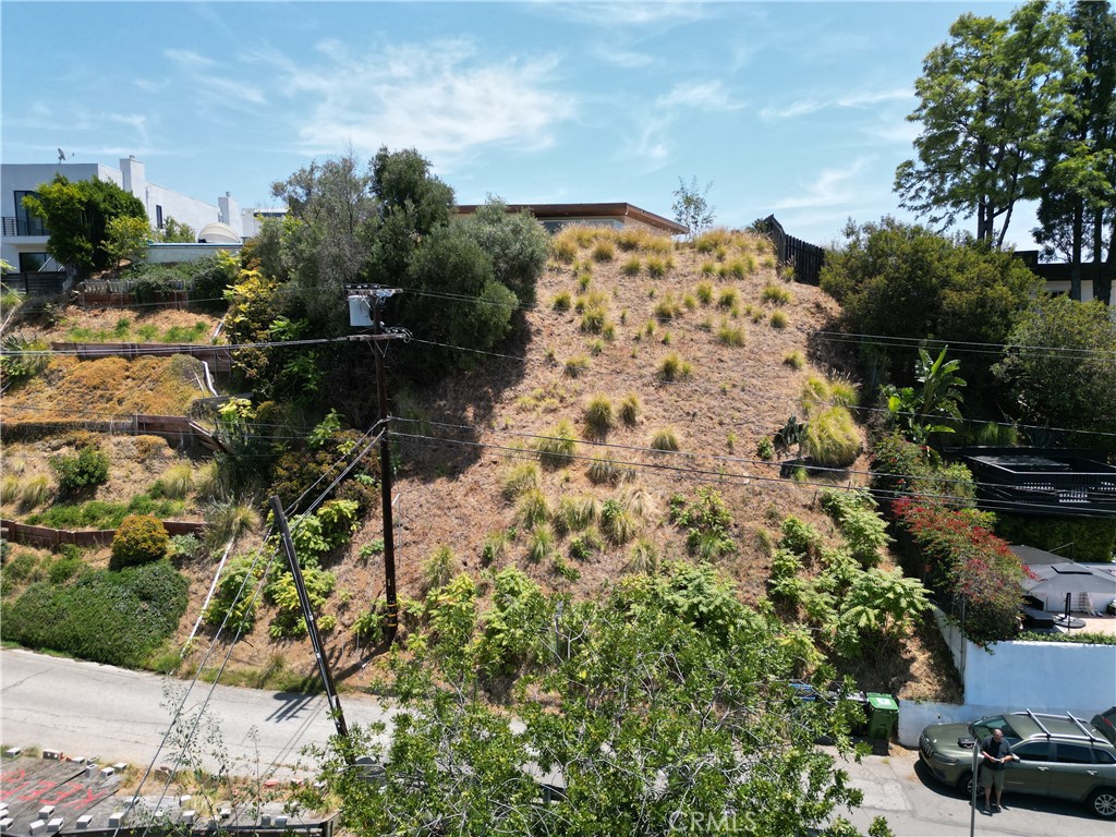 8220 Mannix Property Photo 2